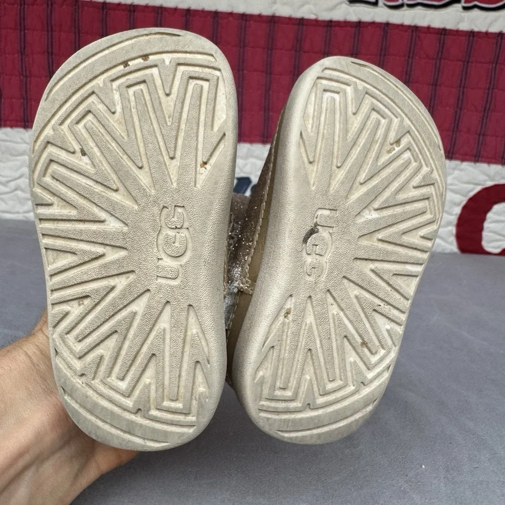 Size 4/5 - UGG Sparkly Gold Boots, Toddler Girls Winter Snow Boots